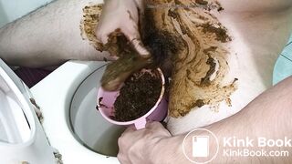 Smear the manure on the penis, masturbate, and ejaculat
