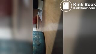 一个小女孩屁股一紧