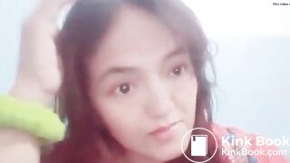 Girl Pooping in The Toilet - video 2