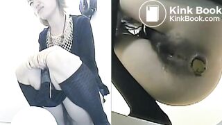 Japanese woman's toilet scene - video 176