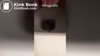 Girl pooping - video 677