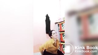 Indonesian Girl Pooping - video 3