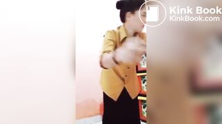 Indonesian Girl Pooping - video 3