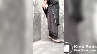 Hot indian bhabhi pooping in bathroom - video 3