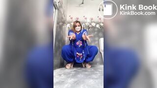 Hot indian bhabhi pooping in bathroom