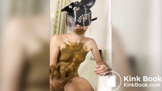 P00girl chews and smears