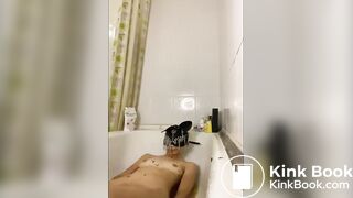 P00girl chews and smears