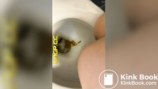Cute girl pooping 4 - video 2