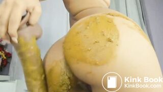 Girl pooping big - video 2