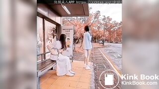 等车时被偷袭