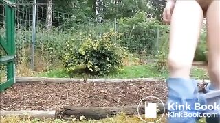 Girl pooping - video 818