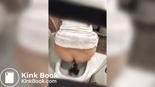 en el bañito cagando-184