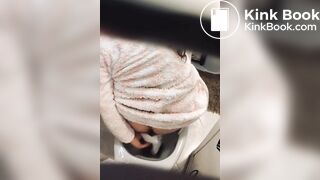 en el bañito cagando-184