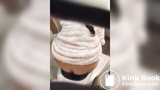 en el bañito cagando-184