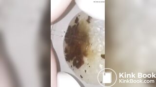 Girl pooping in public bathroom - video 4