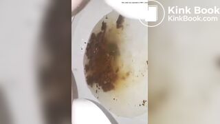 Girl pooping in public bathroom - video 4