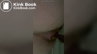 Girl pooping - video 807