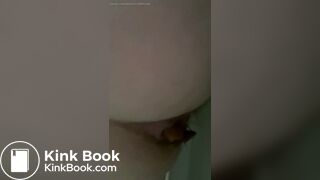 Girl pooping - video 807