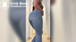 Big poop in her blue jeans