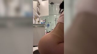 Side poop - video 6