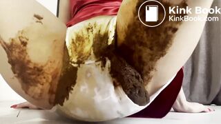 Huge poop in white panties - video 4