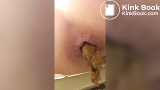 Girl pooping on toilet - video 191