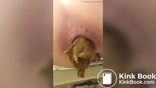 Girl pooping on toilet - video 191