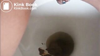 Girl pooping on toilet - video 187