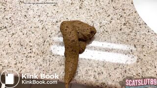 Girl pooping - video 802