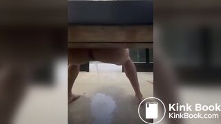 Girl pooping - video 812