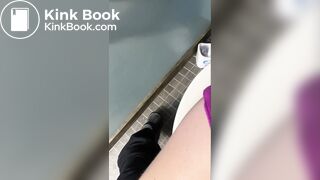 She dropt a MONSTER log into the toilet bowl