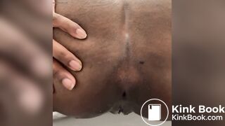 Girl pooping - video 806
