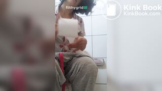 Brasileira gostosa cagando 7