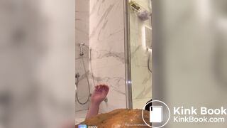 Shitting on face with smearing