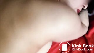 Fudendo a gostosa enquanto ela come bosta