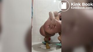 Brazilian girl shitting brasileira cagando