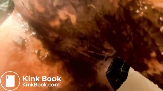 Big poop in white panties under green skirt