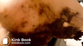 Big poop in white panties under green skirt