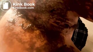 Big poop in white panties under green skirt