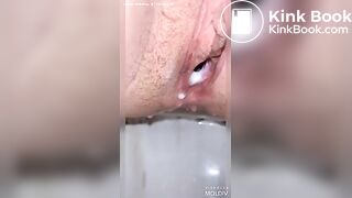 Girl pooping on toilet - video 186
