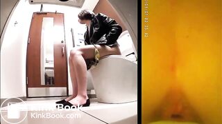 Asian girl Pooping Voyeur
