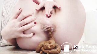 shitting and fingering