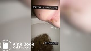 White Teen Shows Her Asshole