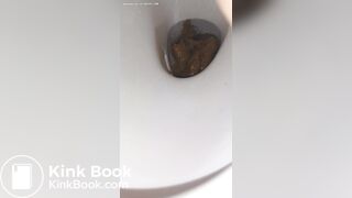 girl pooping selfie2