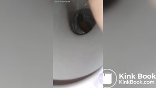 girl pooping selfie2