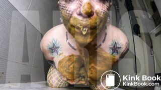 Dirty beauty @scatdark