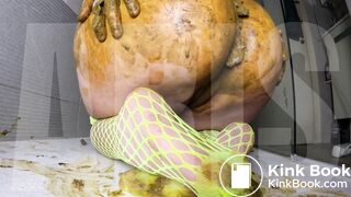 Dirty beauty @scatdark