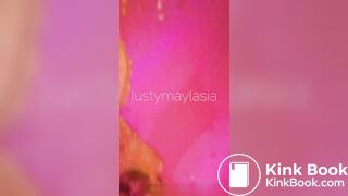 Girl pooping - video 784
