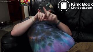 A women eats laxatives and has diarrhea