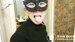 Shitting in jeans in the public hall